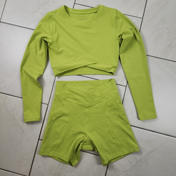 L*SPACE x Tessa Brooks 2 Piece Aim High Top (S) & Bike Shorts (M) Matching Set - Picture 3 of 15